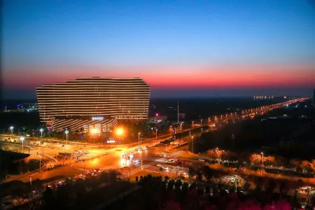 Shangqiu Xinhua Jianguo Hotel Отели рядом с достопримечательностью «Shangqiu Polytechnic (Shenhuo Avenue)»