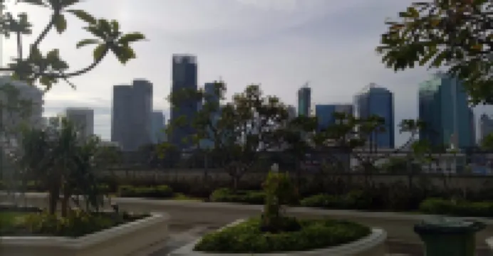 バタビア ホテル アンド サービスド アパートメンツ ゲロラ・ブン・カルノ・スタジアム周辺のホテル