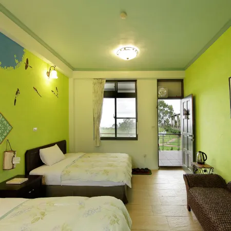 May l Dulan View Bed and Breakfast Отели рядом с достопримечательностью «Зеленый туннель в Вулинь»