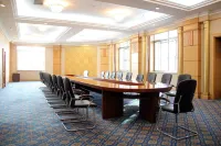 Harbin Huarong Hotel (Harbin Railway Station Museum Subway Station Branch)