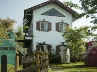 Villa Relax Hotels near Hehuanshan