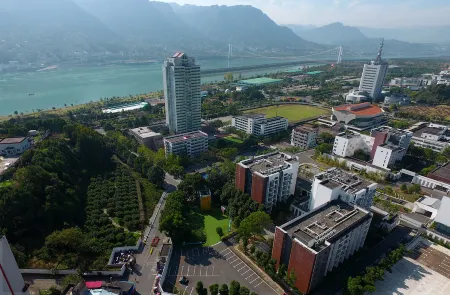 Three Gorges Project Hotel Отели рядом с достопримечательностью «Interception Memorial Garden»