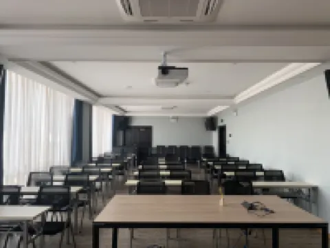 โรงแรมคลาวดส์ โฮเทล คลาวด์ เชน หัวเฉิน (มหาวิทยาลัยอฺวี้ซีปกติ)