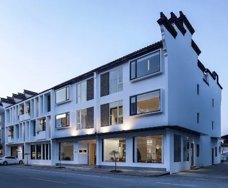 Wuzhen Xizha Shiyu Designer Homestay Отели рядом с достопримечательностью «Wu Village»