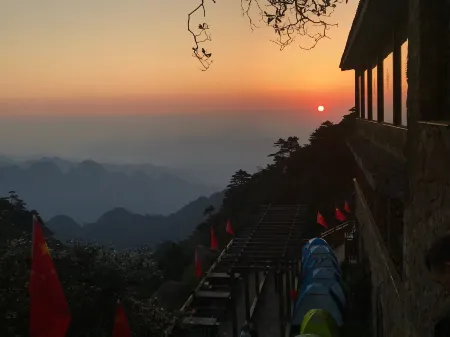 Goddess Hotel Отели рядом с достопримечательностью «West Coast Scenic Area»