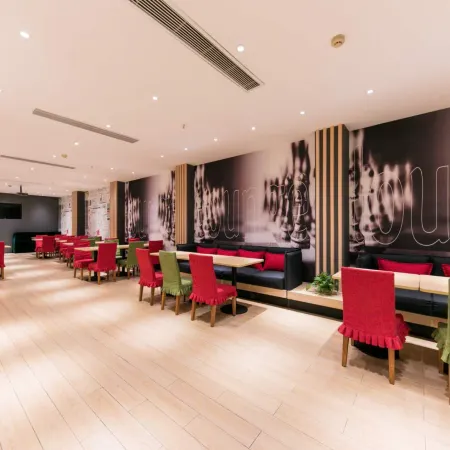 Ibis Hotel (Wuhan Tongji Medical College Store) Отели рядом с достопримечательностью «Начальная Школа Авиадороги»