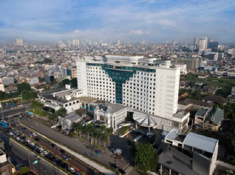 Golden Boutique Hotel Kemayoran Hotels near Kemayoran Station