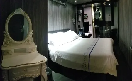 Luna Inn-Tsim Sha Tsui