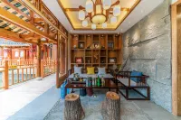 Three Apples Boutique Inn Hotels near Zhaoxing Dong Village - Beside the Opera Stage