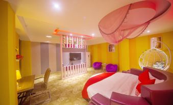 Golden Leaf Hotel