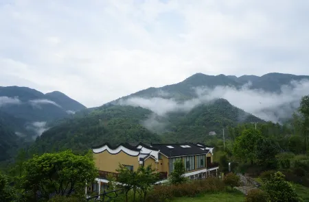 Tonglu Duyouchu Wenquan Homestay (OMG Heartbeat Paradise)