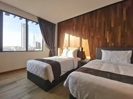 Frame Hotel