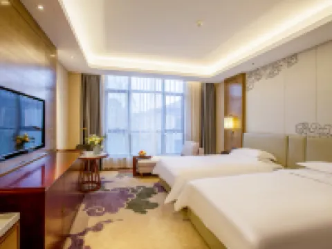 Puyang Ambassador Hotel Hotel di Puyang