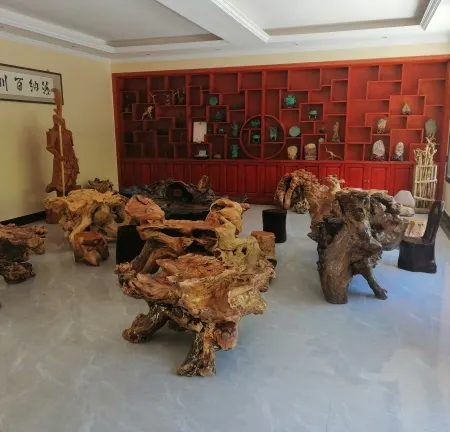Tanchang.Guan'egou Minghu lnn
