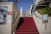 Hotel le Canberra