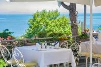 Panorama Suites & Spa - Adults Only - breakfast
