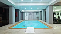 Nava Grand - Pools