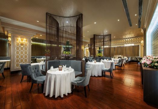 마카오 리오 호텔 외관 및 주변 거리 풍경