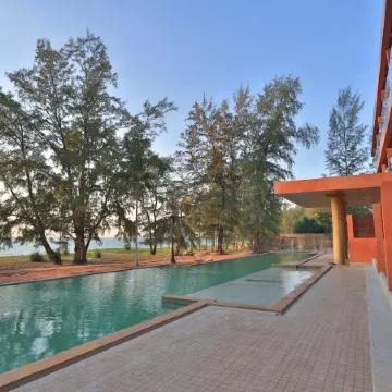Coriacea Beachfront Boutique Phuket Resort Отели рядом с достопримечательностью «Пляж Май Кхао»