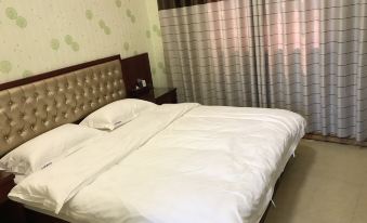 Pingdingshan Lanyue Homestay