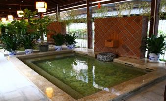 Meijia Hot Spring Resort