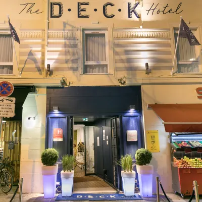 The Deck Hotel by Happyculture Hoteles cerca de Playa Blue