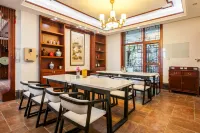 Floral Hotel·No.1 Hotel Tiny West Lake Hotels in Jianshi County