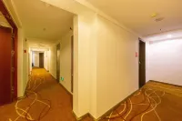 Huasu Hotel (Xining Railway Station)