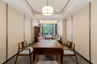 Sulv Lotus · Pushu Manju River View Holiday Hostel Hotels in Fenghuang