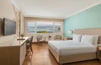Taal Vista Hotel - balcony
