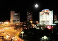 山東機械大廈飯店(濱海廣場第一海水浴場店) 鳳凰山公園附近的飯店
