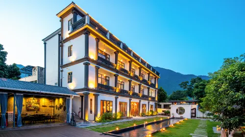 yueji Guesthouse(Baishuizhai scenic spot) - Inns
