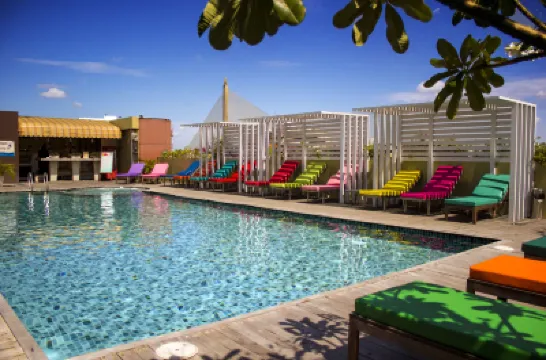 Nouvo City Hotel Hotel berhampiran Silpa Bhirasri National Museum