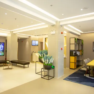 Homeinn Selected Hotel (Heihe Central Avenue Pedestrian Street)