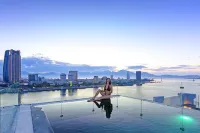 Ibiza Riverfront Da Nang Hotel - Infinity Pools