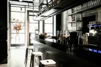 โรงแรมเจ24 มิลาโน - ที่มีบาร์