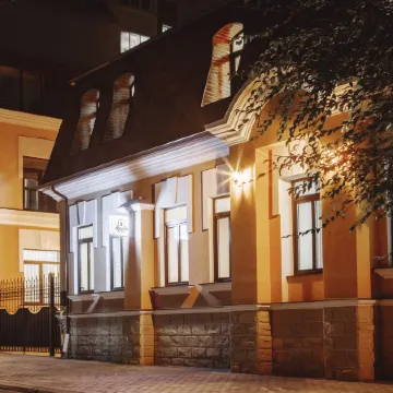 Roxen Hotel&Spa Отели рядом с достопримечательностью «Триумфальная Арка»