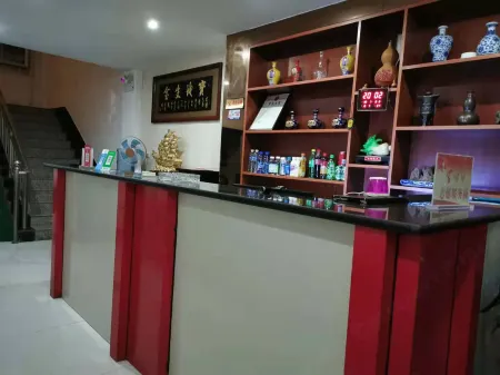 Jinfan Express Hotel Отели рядом с достопримечательностью «Jiunv Peak Scenic Area»