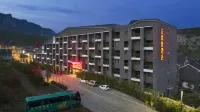 Rain Wood Town Hotel Resort of Yuntai Mountain