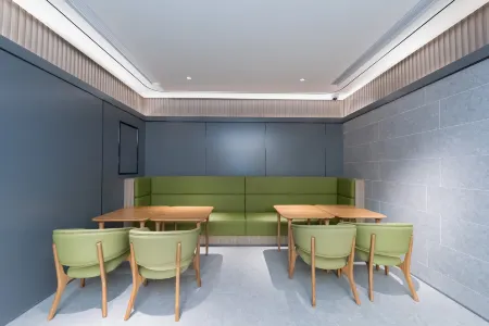 JI Hotel (Shanghai Zhongshan Park Wuyi Road) Отели рядом с достопримечательностью «Чжуншань Парк»