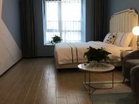 燕蜗酒店式公寓(长沙中海国际店) - 精致大床房
