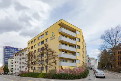 Swiss Star Zurich Oerlikon - Self Check-IN Hotellit kohteessa District 11
