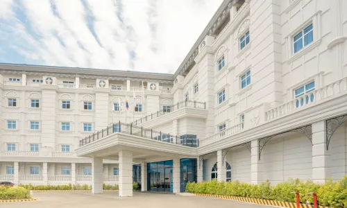 The Monarch Hotel