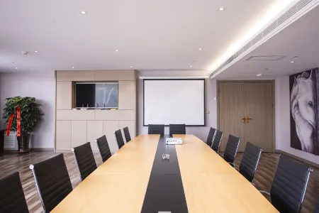 Horgos Hotel Отели рядом с достопримечательностью «Khorgas National Gate Scenic Area»