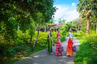 Bolian Resorts & Spa Hotels near Yincui Canyon