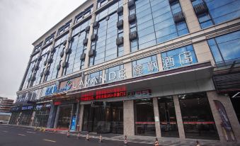 Lavande Hotels (Qingyuan Light Railway Station Qingyuan Avenue)