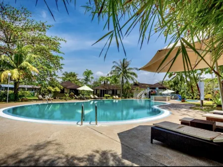 Beringgis Beach Resort & Spa Отели в г. Папар