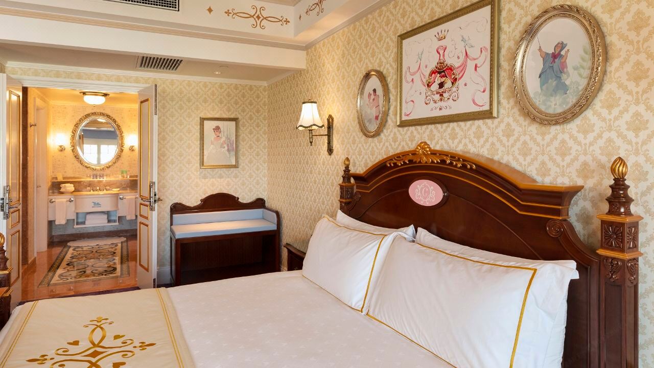 Hong Kong Disneyland Hotel photo