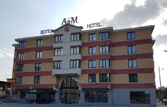 A&M Hotel with Free Parking