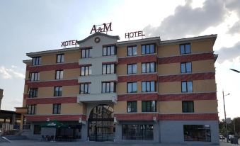 A&M Hotel with Free Parking